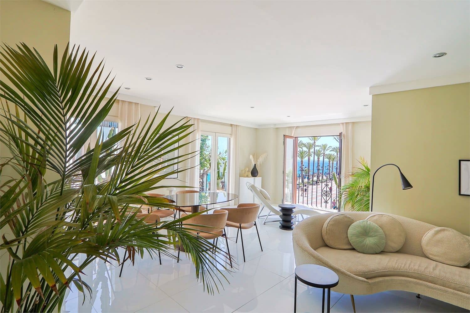 Apartment for sale in Nerja - € 1,185,000 (Ref: 9976360)