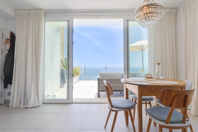 Apartamento de 2 habitaciones en Torrox en venta con piscina garaje - 525.000 € (Ref: 9976363)