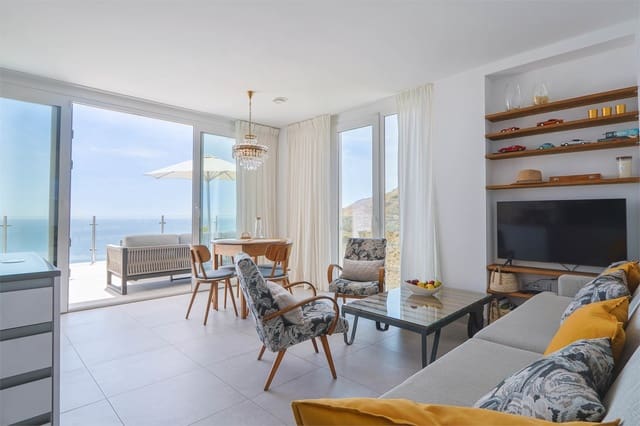 Apartamento de 2 habitaciones en Torrox en venta con piscina garaje - 525.000 € (Ref: 9976363)
