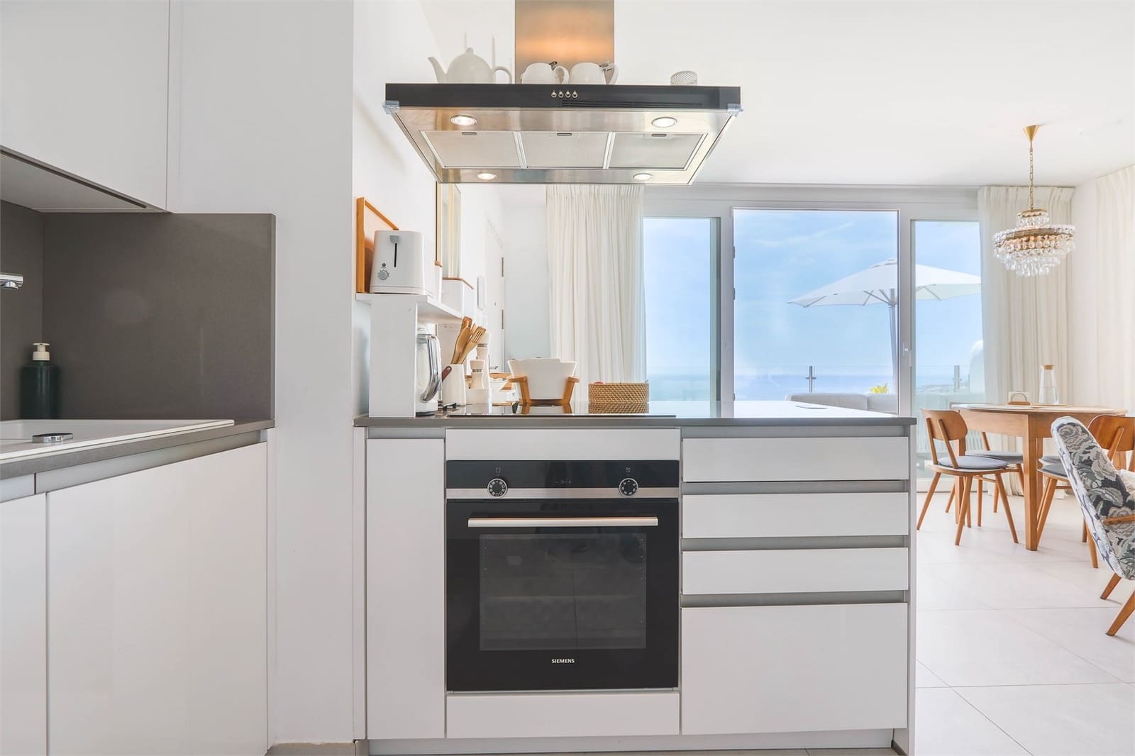Apartamento de 2 habitaciones en Torrox en venta con piscina garaje - 525.000 € (Ref: 9976363)