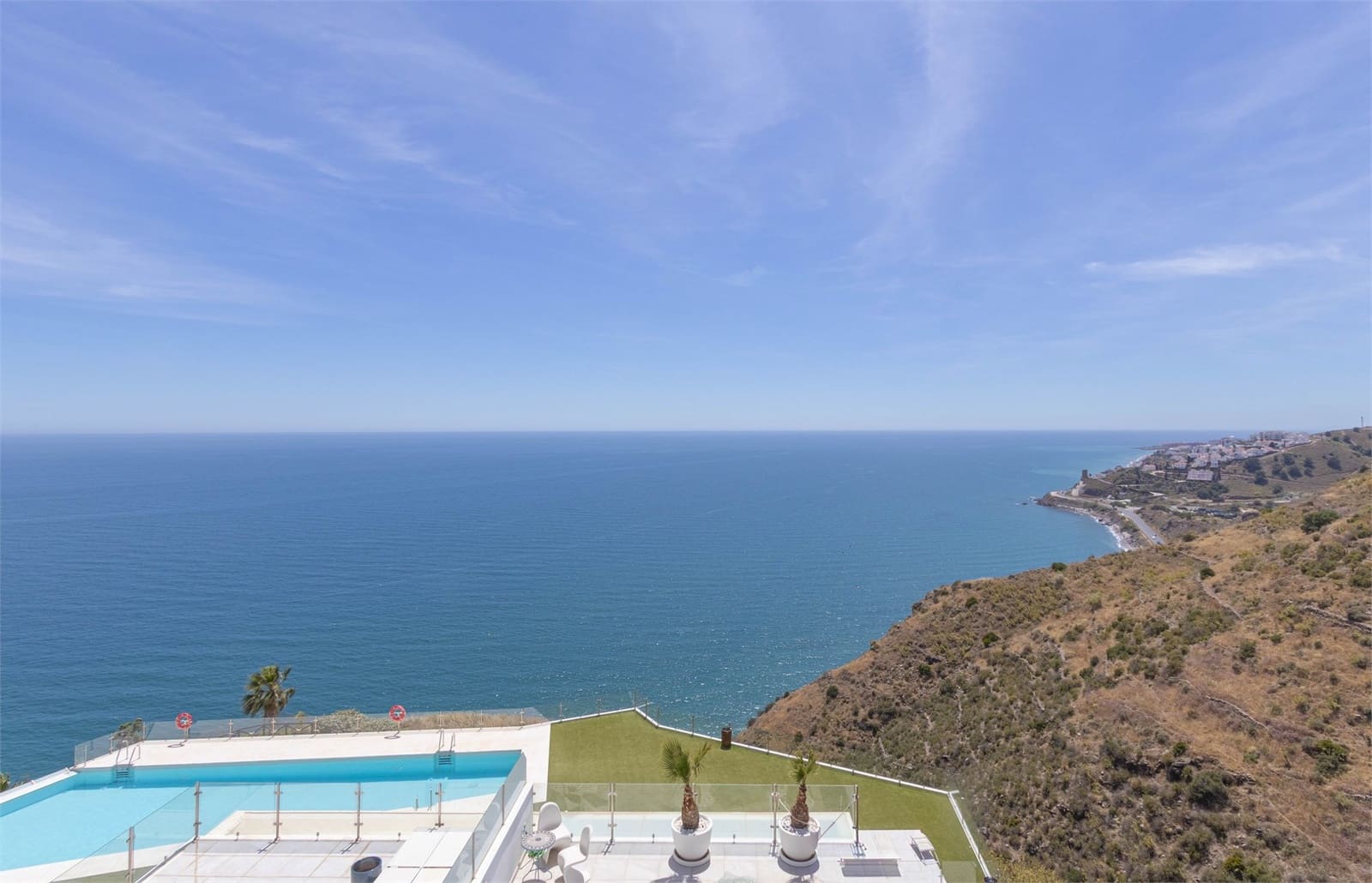 Apartamento de 2 habitaciones en Torrox en venta con piscina garaje - 525.000 € (Ref: 9976363)