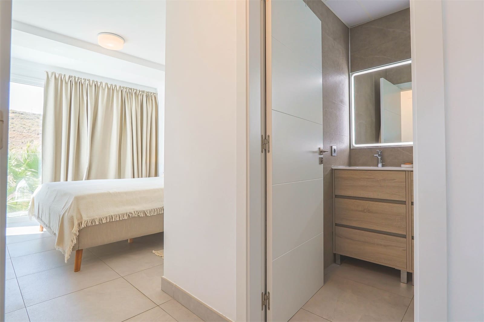 Apartamento de 2 habitaciones en Torrox en venta con piscina garaje - 525.000 € (Ref: 9976363)