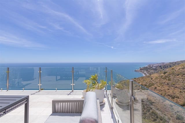 Apartamento de 2 habitaciones en Torrox en venta con piscina garaje - 525.000 € (Ref: 9976363)