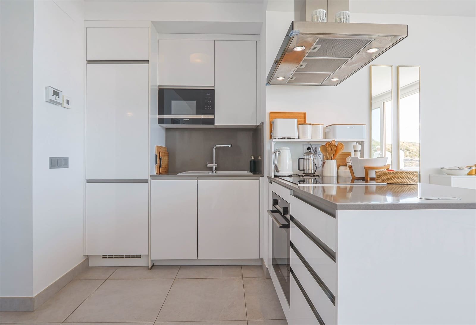 Apartamento de 2 habitaciones en Torrox en venta con piscina garaje - 525.000 € (Ref: 9976363)