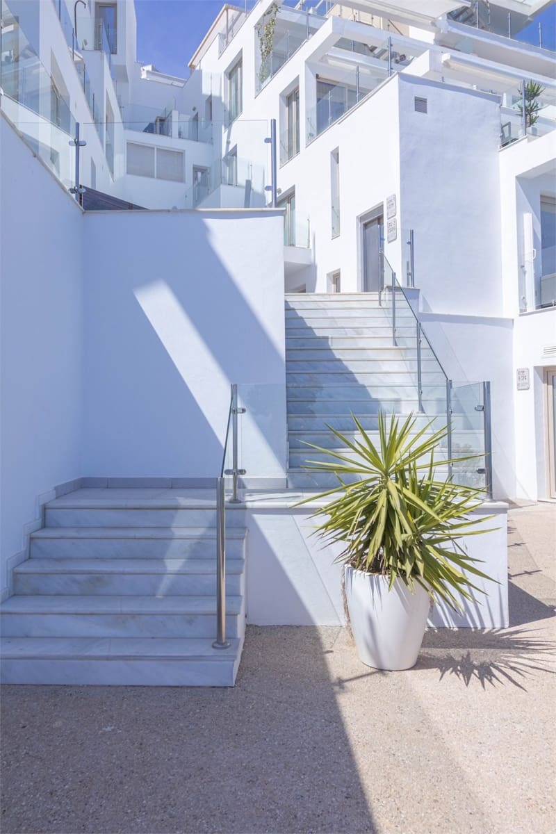 Apartamento de 2 habitaciones en Torrox en venta con piscina garaje - 525.000 € (Ref: 9976363)