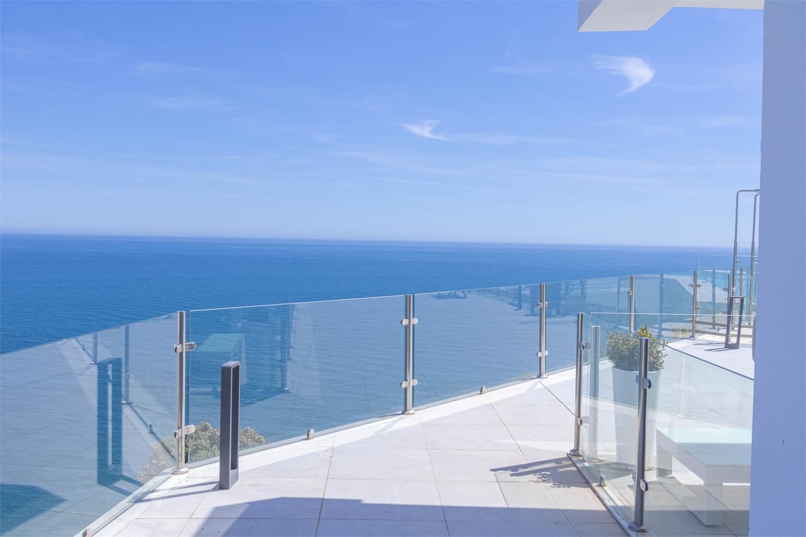 Apartamento de 2 habitaciones en Torrox en venta con piscina garaje - 525.000 € (Ref: 9976363)