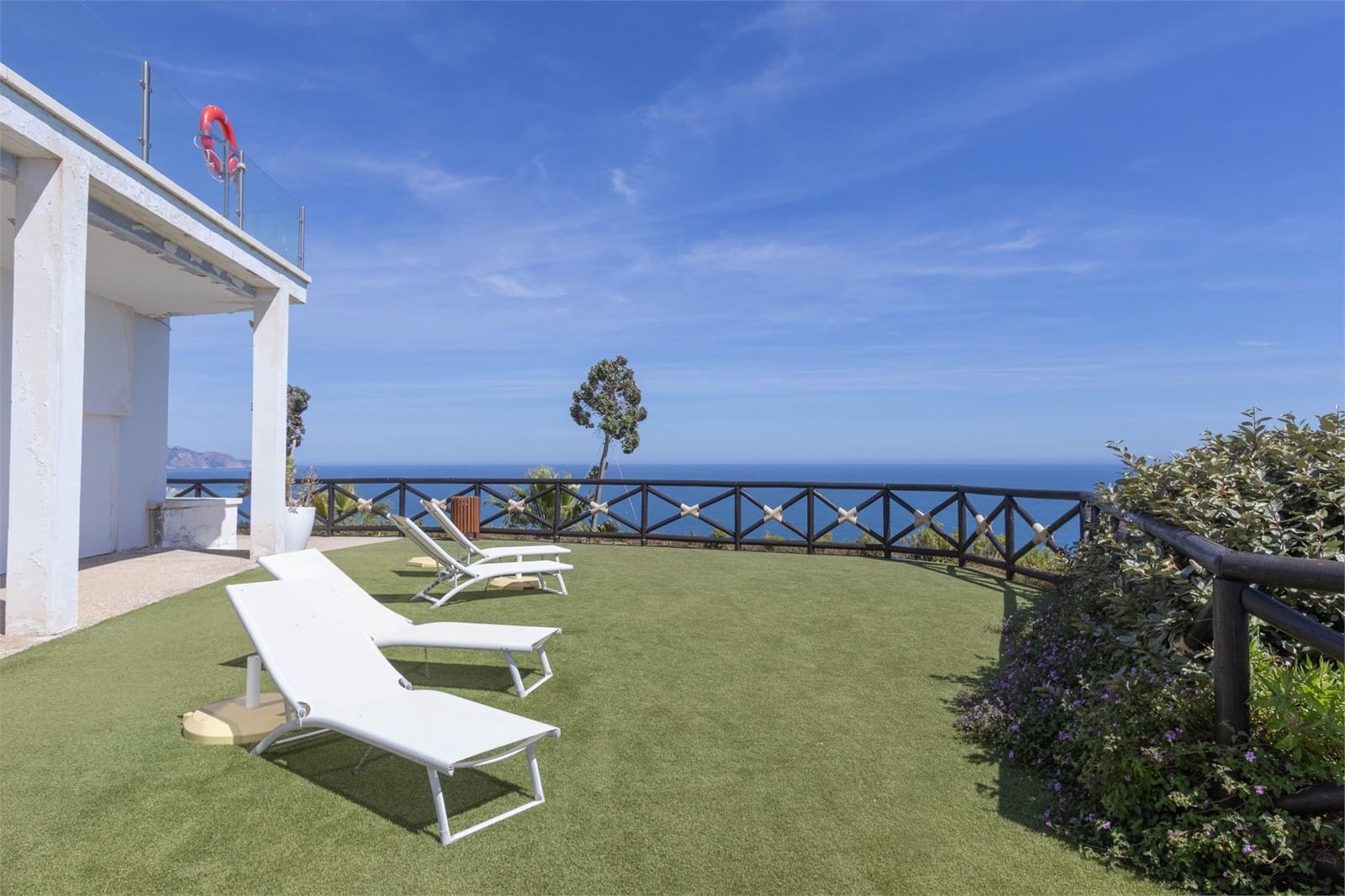 Apartamento de 2 habitaciones en Torrox en venta con piscina garaje - 525.000 € (Ref: 9976363)