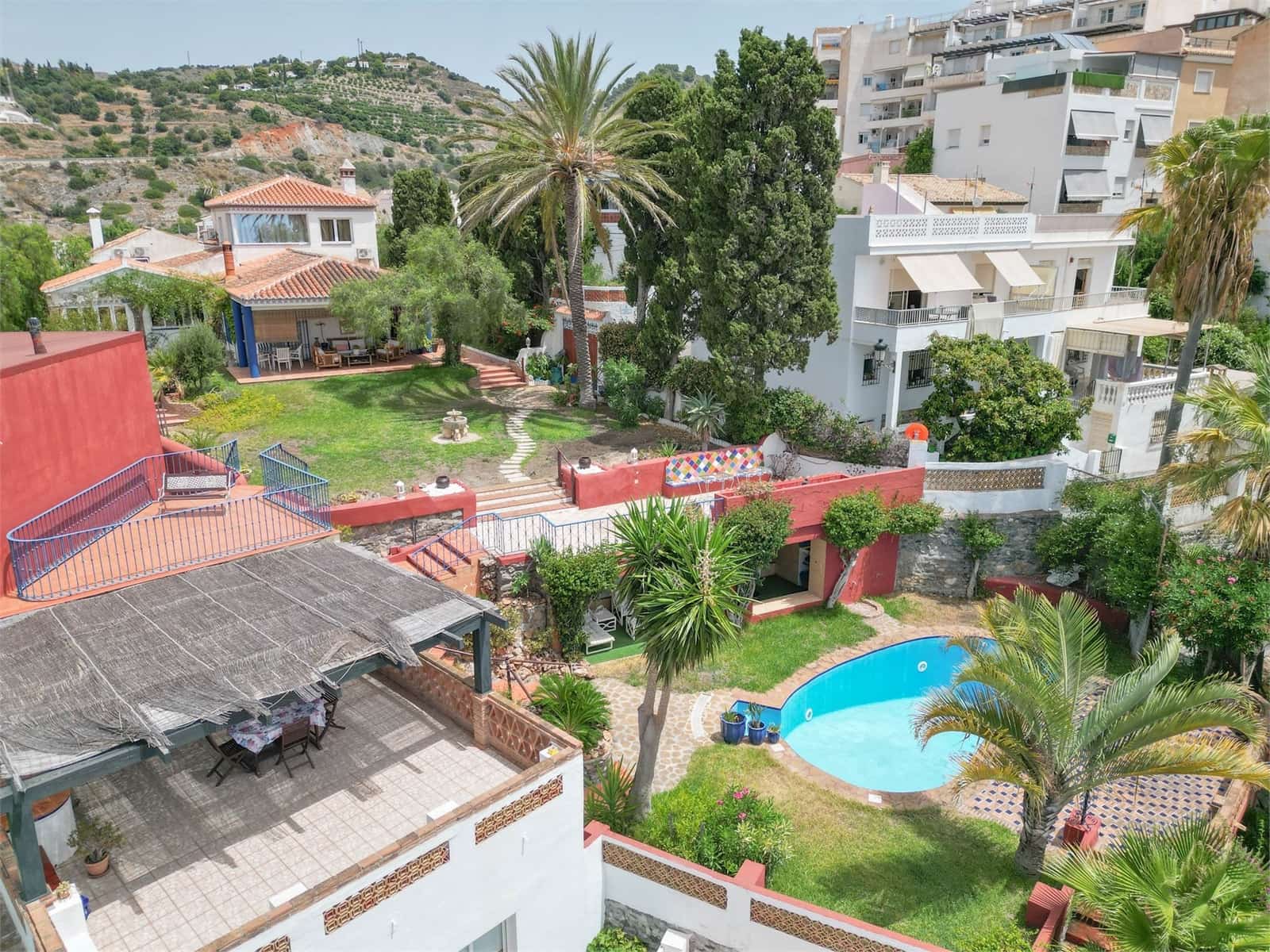 8 soveværelse Villa til salg i La Herradura med swimmingpool garage - € 1.350.000 (Ref: 9976364)