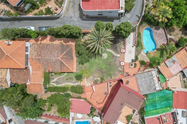 8 soverom Villa til salgs i La Herradura, Almuñécar med svømmebasseng garasje - € 1 350 000 (Ref: 9976364)