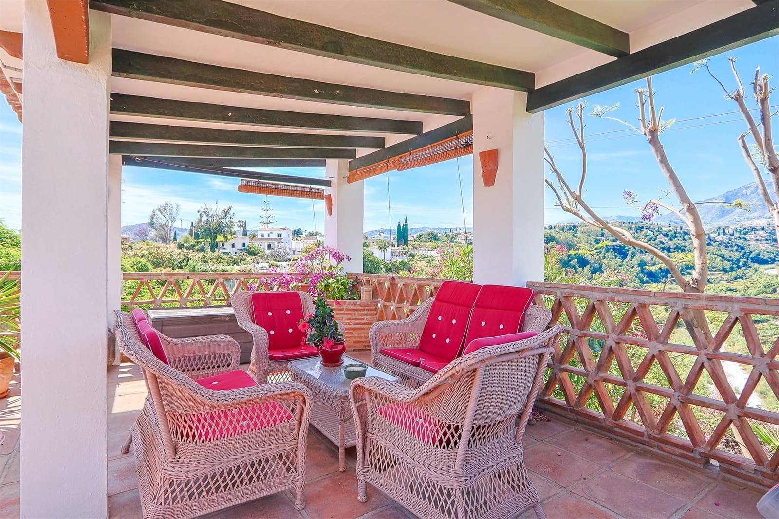 4 slaapkamer Villa te koop in Frigiliana met zwembad garage - € 995.000 (Ref: 9976366)