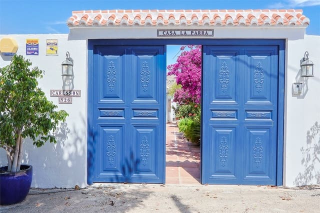Chalet de 4 habitaciones en Frigiliana en venta con piscina garaje - 995.000 € (Ref: 9976366)