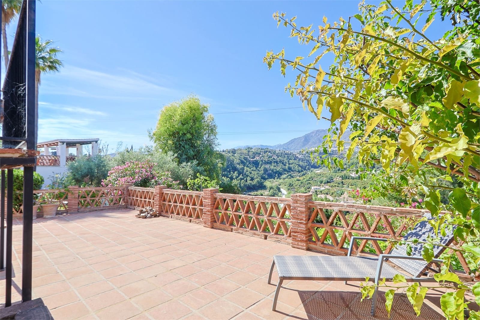 4 slaapkamer Villa te koop in Frigiliana met zwembad garage - € 995.000 (Ref: 9976366)