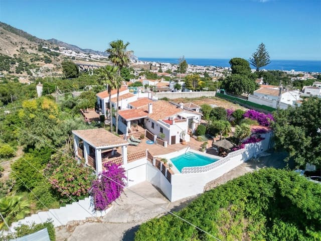 Villa/Maison à vendre à Frigiliana - 995 000 € (Ref: 9976366)