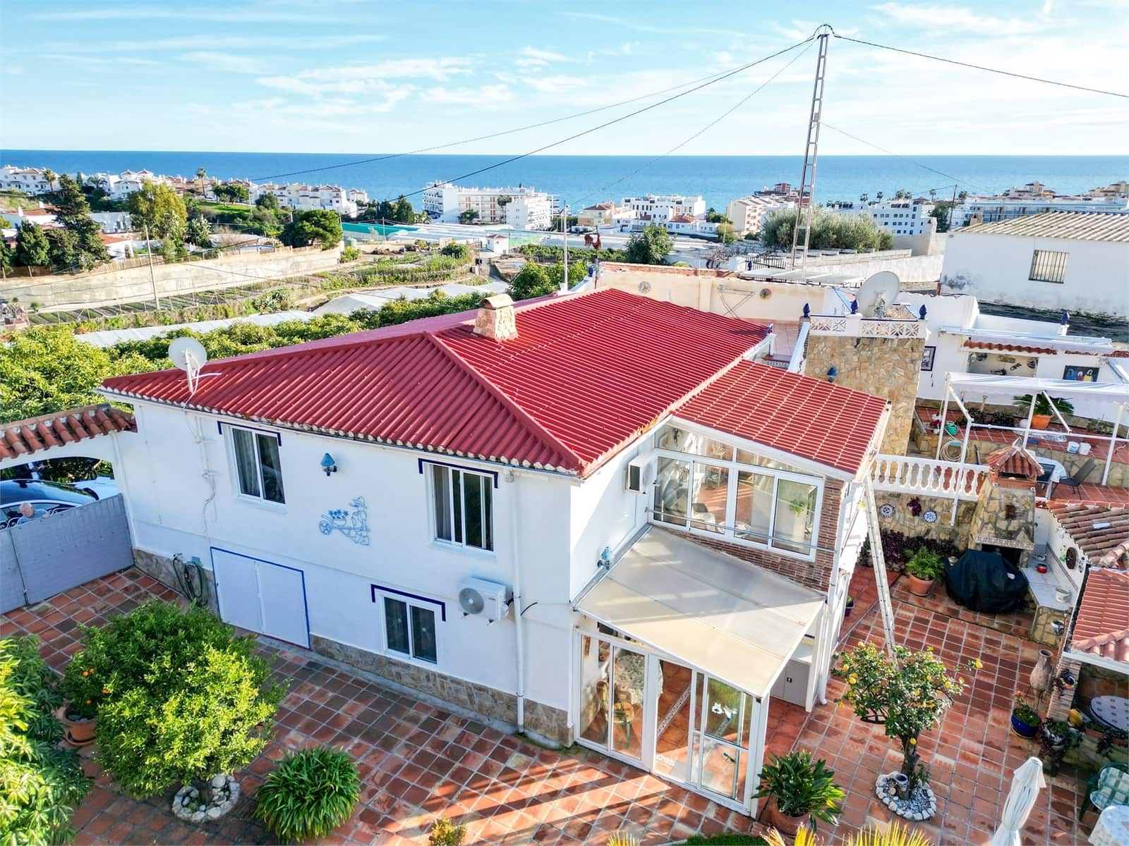 3 bedroom Villa for sale in Torrox with pool - € 399,000 (Ref: 9976368)