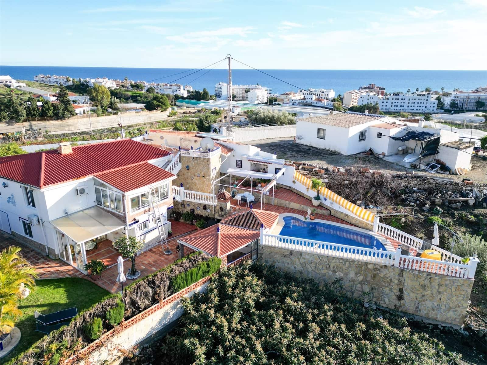 3 bedroom Villa for sale in Torrox with pool - € 399,000 (Ref: 9976368)