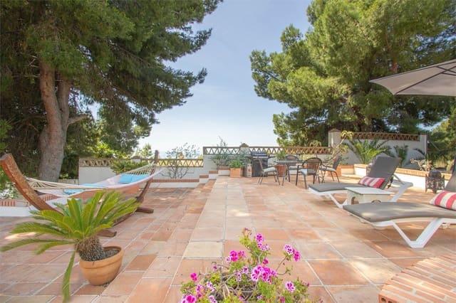 3 soveværelse Villa til salg i Frigiliana med swimmingpool garage - € 620.000 (Ref: 9976369)
