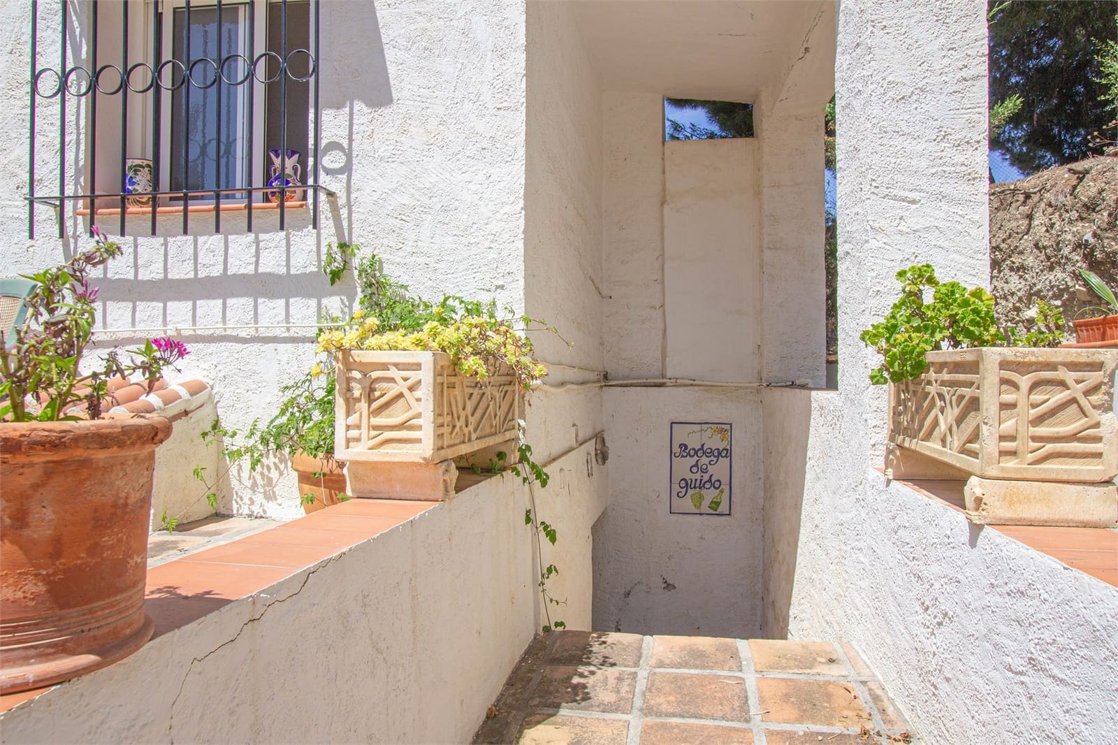3 bedroom Villa for sale in Frigiliana with pool garage - € 620,000 (Ref: 9976369)