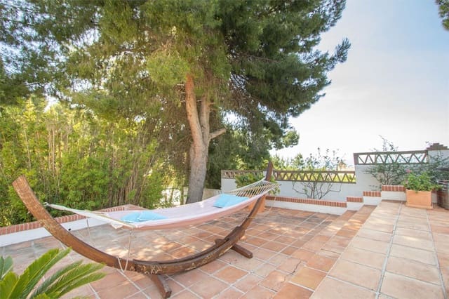Villa/Maison à vendre à Frigiliana - 620 000 € (Ref: 9976369)