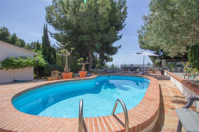 Villa/Maison à vendre à Frigiliana - 620 000 € (Ref: 9976369)