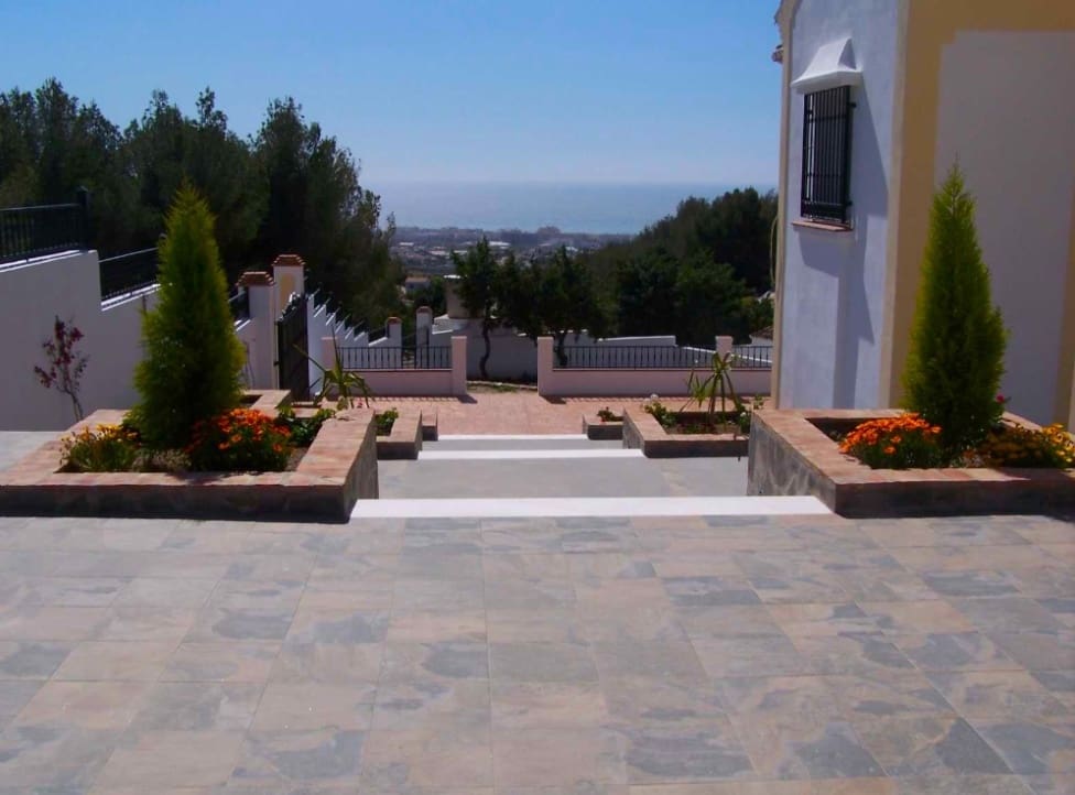 Chalet de 5 habitaciones en Frigiliana en venta con piscina garaje - 1.299.000 € (Ref: 9976370)