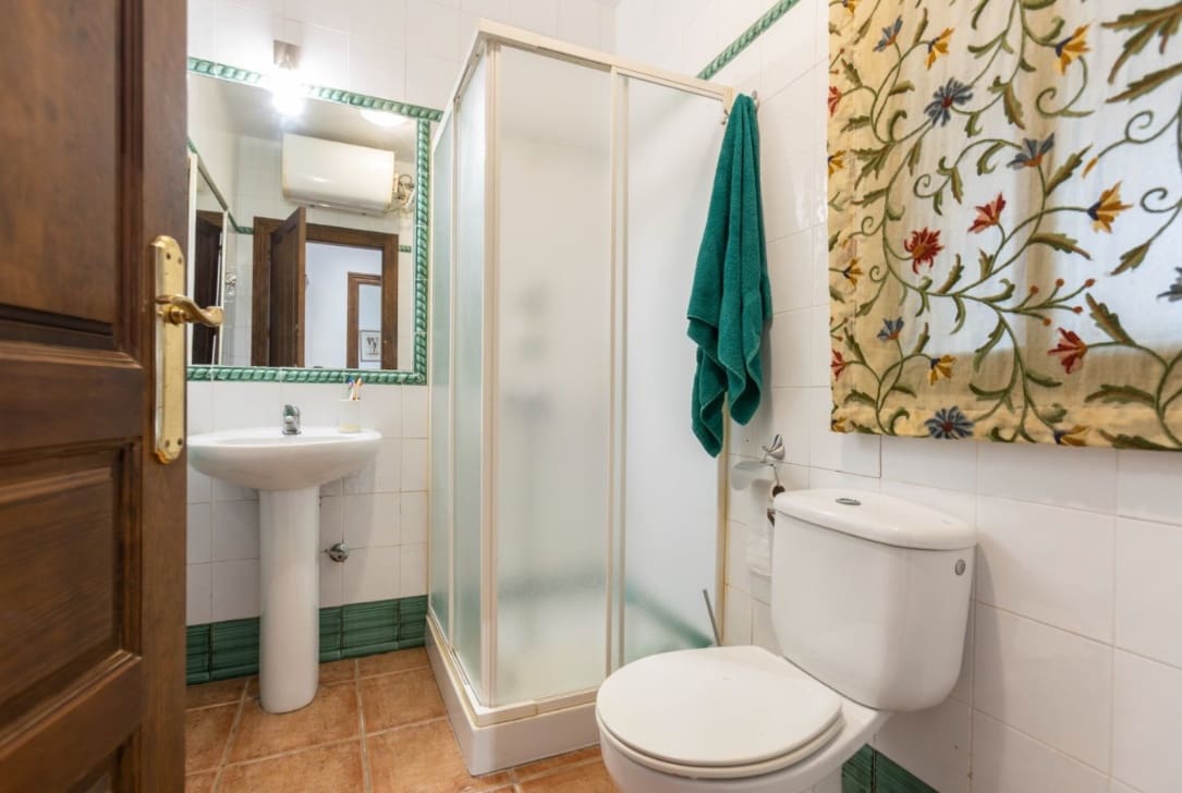 Chalet de 3 habitaciones en Motril en venta con piscina - 499.000 € (Ref: 9976371)