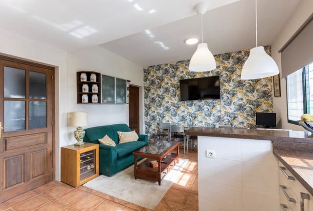 Chalet de 3 habitaciones en Motril en venta con piscina - 499.000 € (Ref: 9976371)