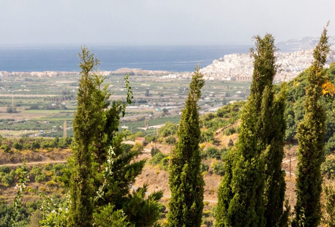 Chalet de 3 habitaciones en Motril en venta con piscina - 499.000 € (Ref: 9976371)