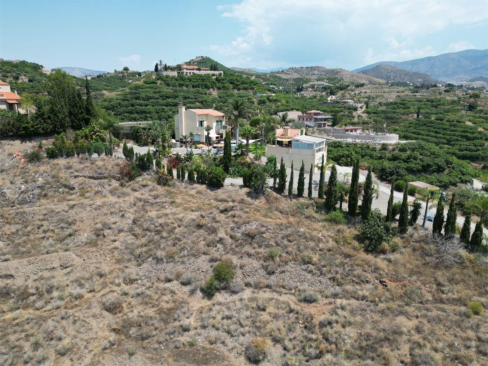 Chalet de 3 habitaciones en Motril en venta con piscina - 499.000 € (Ref: 9976371)