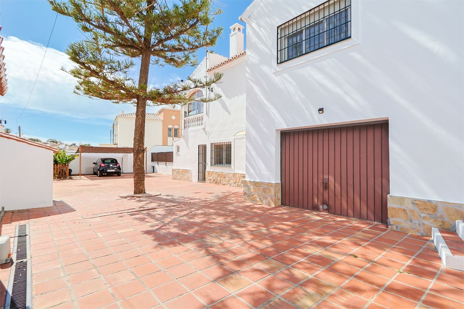 4 soveværelse Villa til salg i Nerja med swimmingpool garage - € 1.345.000 (Ref: 9976374)