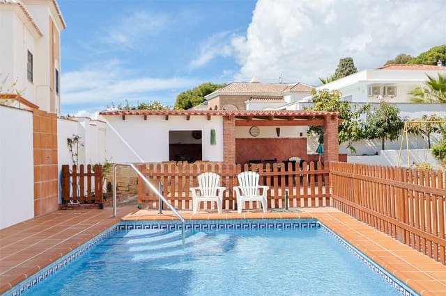 4 soveværelse Villa til salg i Nerja med swimmingpool garage - € 1.345.000 (Ref: 9976374)