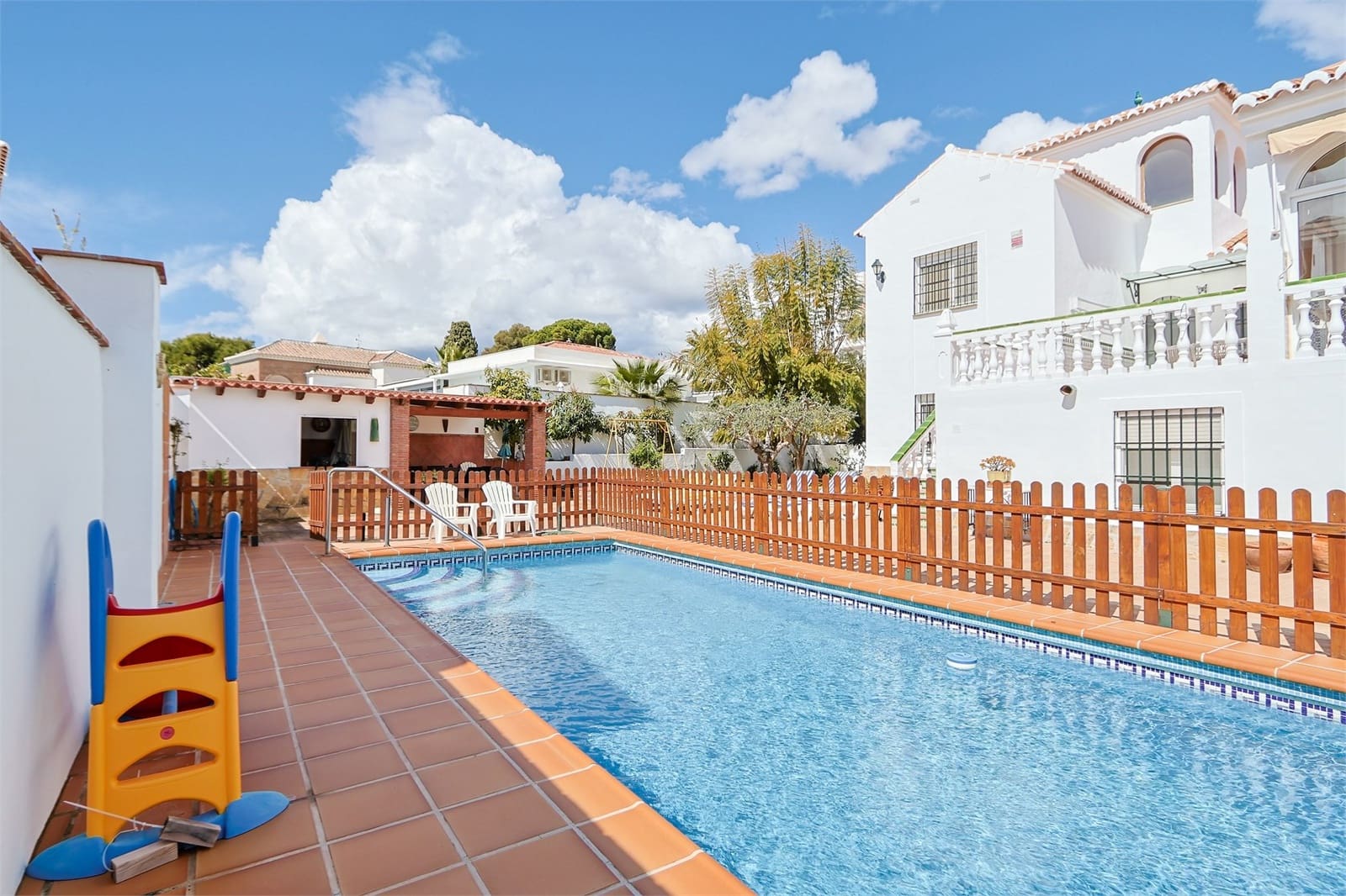4 soveværelse Villa til salg i Nerja med swimmingpool garage - € 1.345.000 (Ref: 9976374)