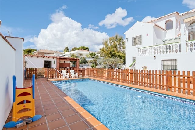 4 soveværelse Villa til salg i Nerja med swimmingpool garage - € 1.345.000 (Ref: 9976374)