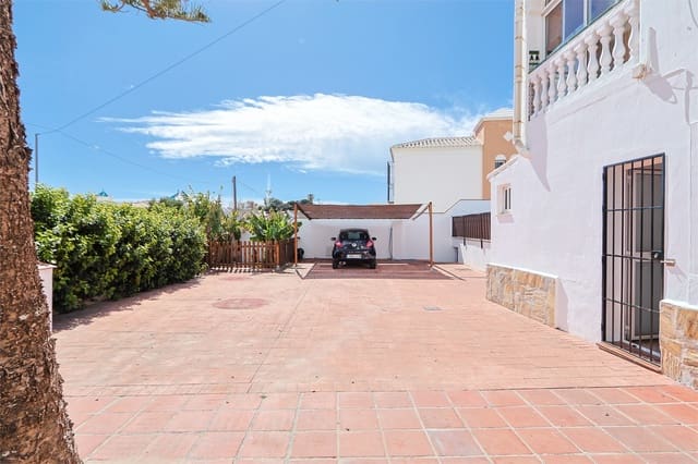 4 soveværelse Villa til salg i Nerja med swimmingpool garage - € 1.345.000 (Ref: 9976374)