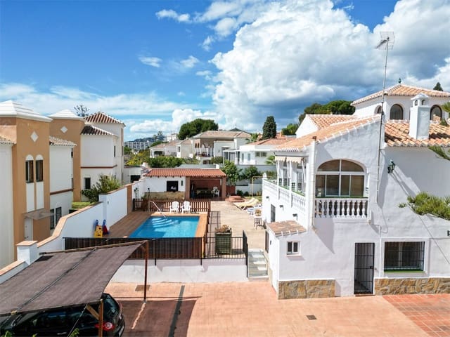 4 soveværelse Villa til salg i Nerja med swimmingpool garage - € 1.345.000 (Ref: 9976374)