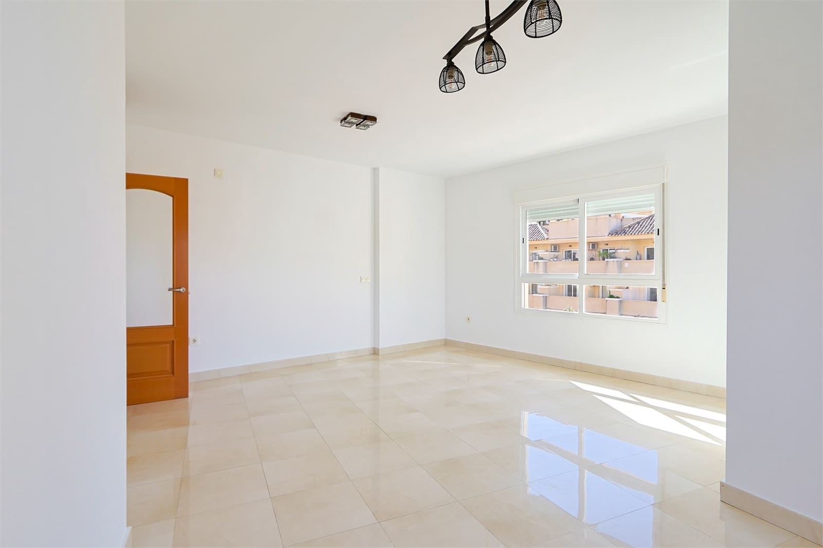 3 bedroom Apartment for sale in Nerja with garage - € 449,000 (Ref: 9976375)
