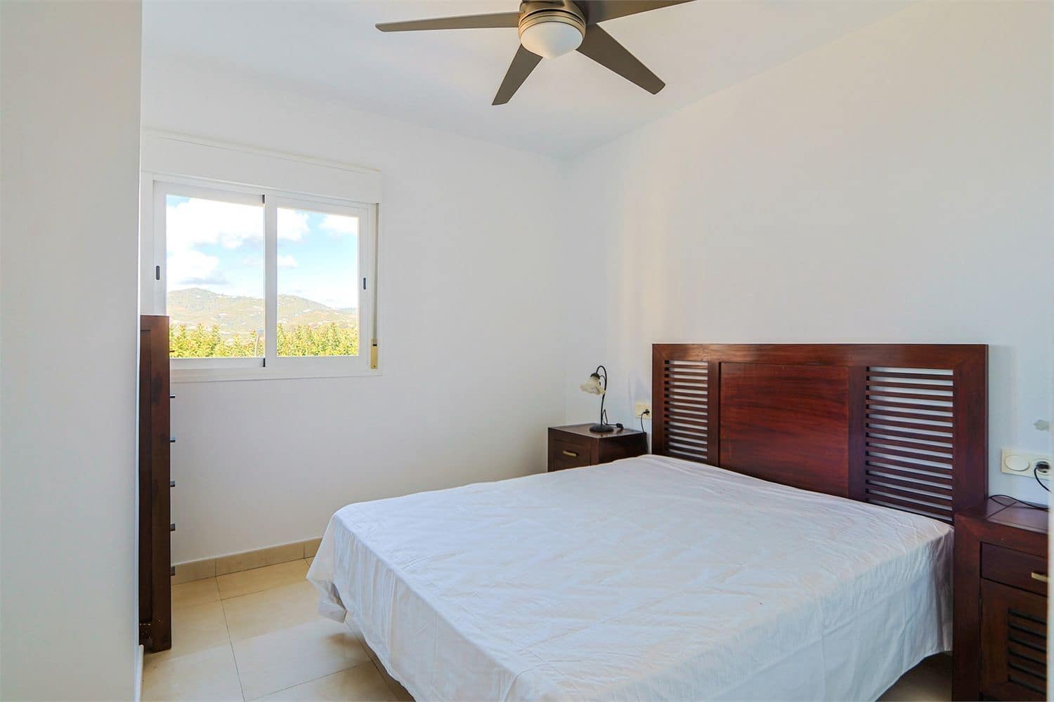 Apartment for sale in Nerja with garage - € 425,000 (Ref: 9976375)