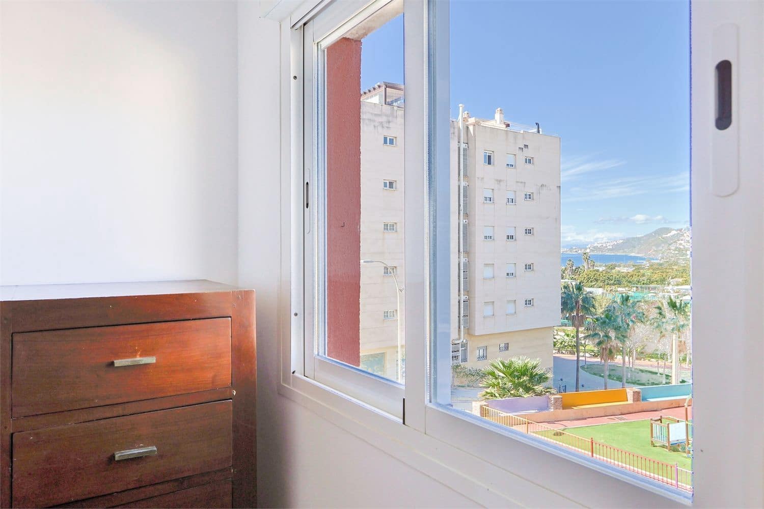 Apartment for sale in Nerja with garage - € 425,000 (Ref: 9976375)