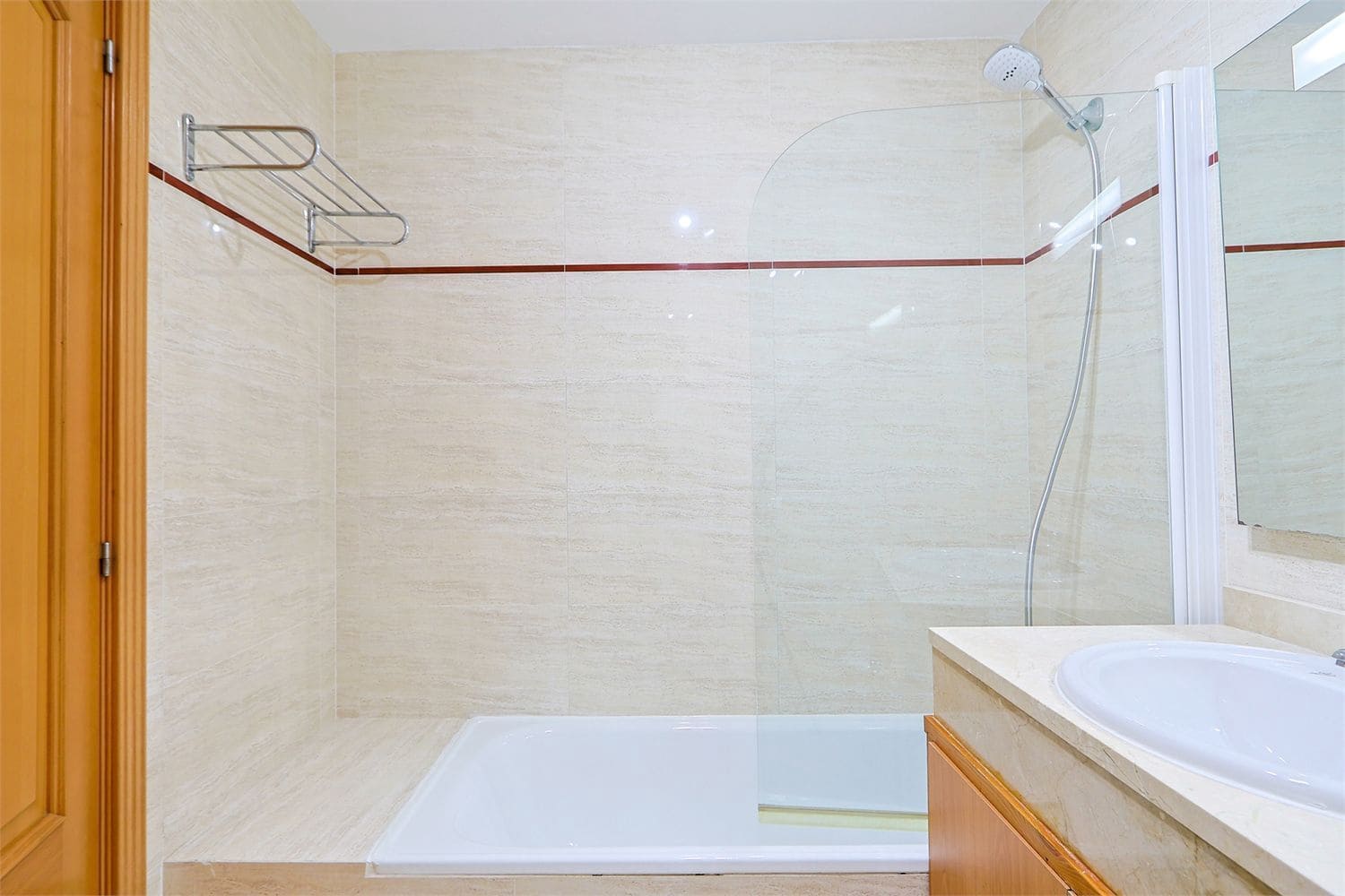 Apartment for sale in Nerja with garage - € 425,000 (Ref: 9976375)