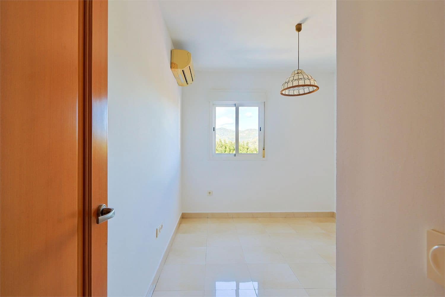 Apartment for sale in Nerja with garage - € 425,000 (Ref: 9976375)