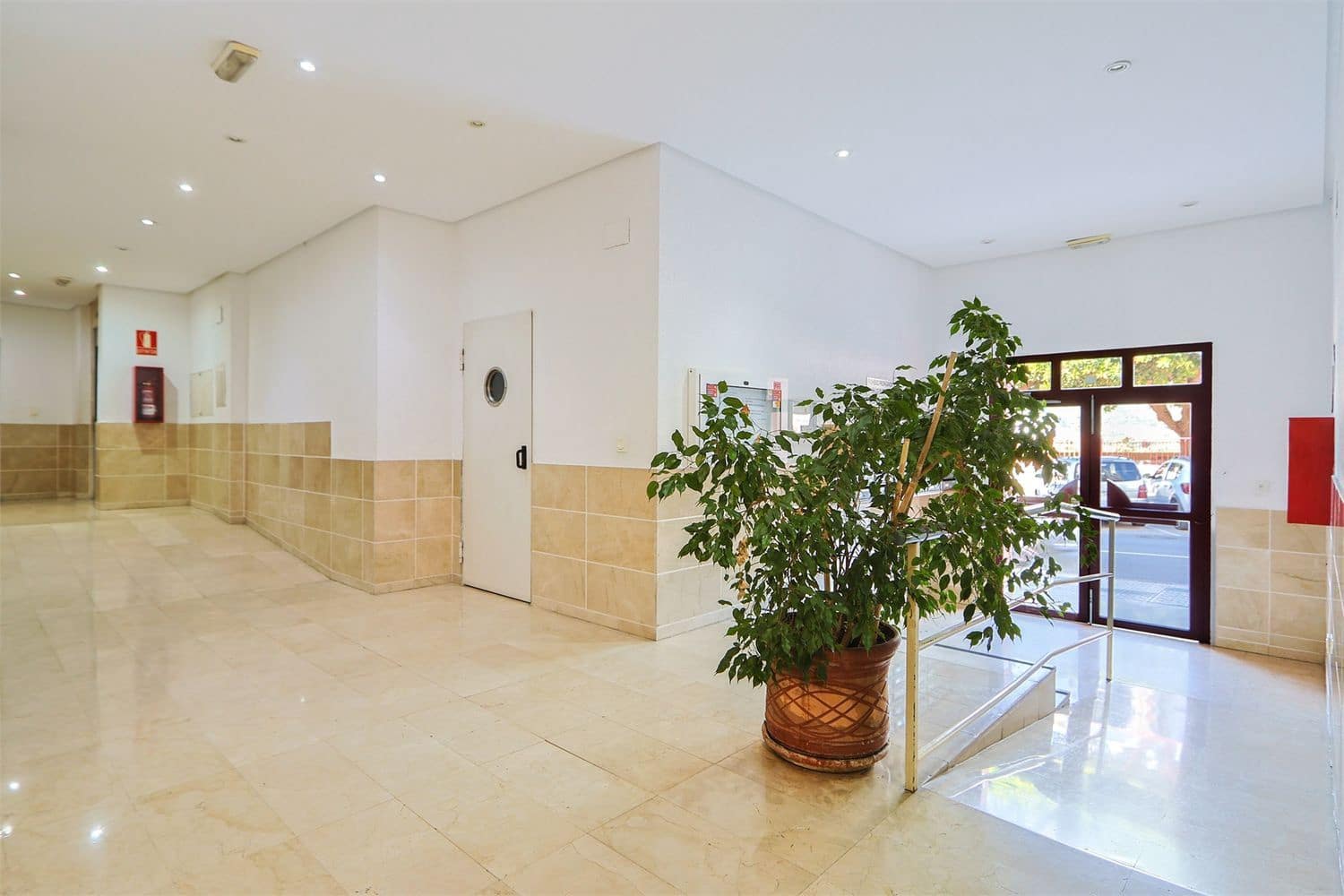 Apartment for sale in Nerja with garage - € 425,000 (Ref: 9976375)