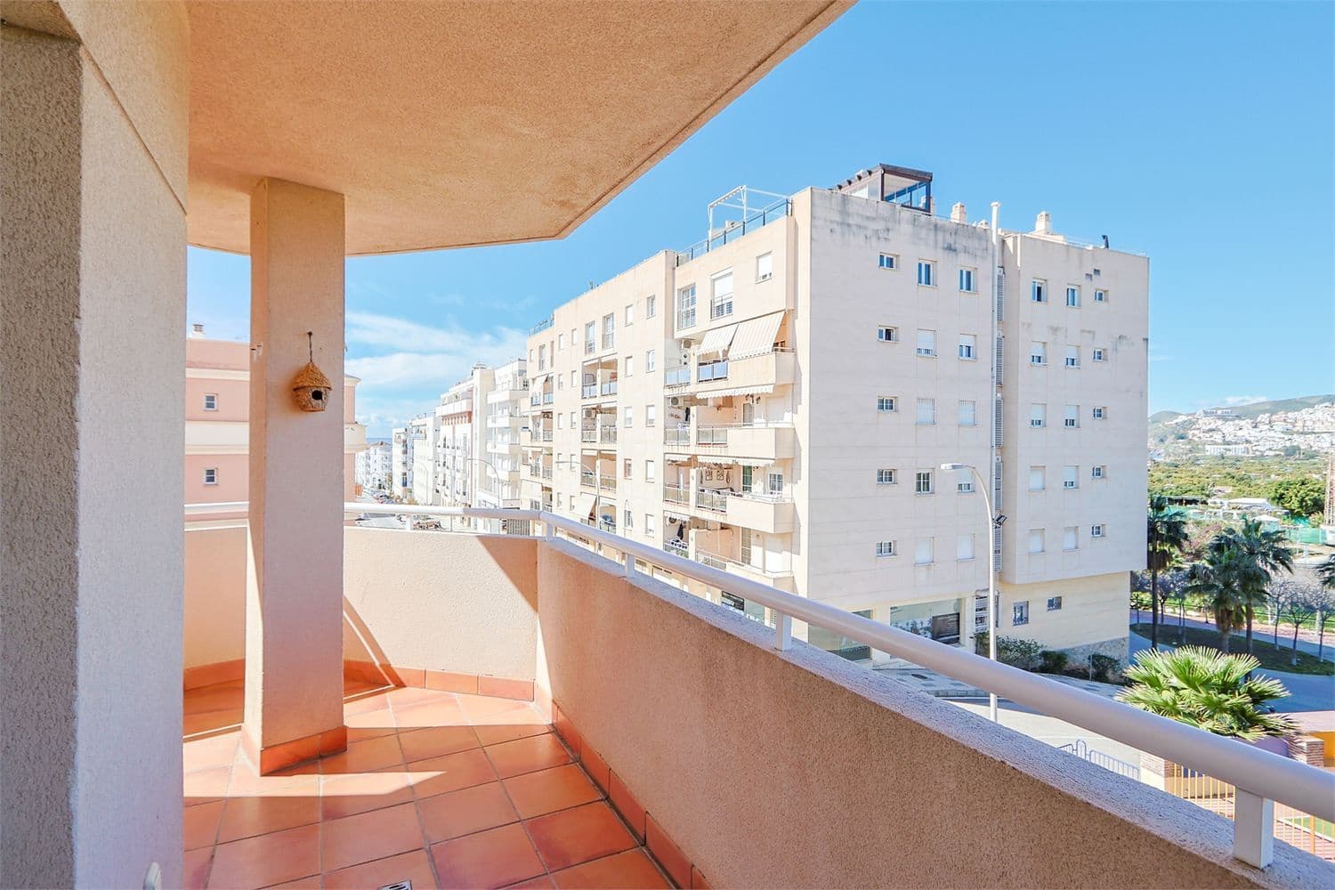 Apartment for sale in Nerja with garage - € 425,000 (Ref: 9976375)