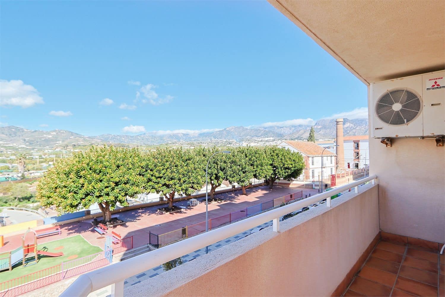Apartment for sale in Nerja with garage - € 425,000 (Ref: 9976375)