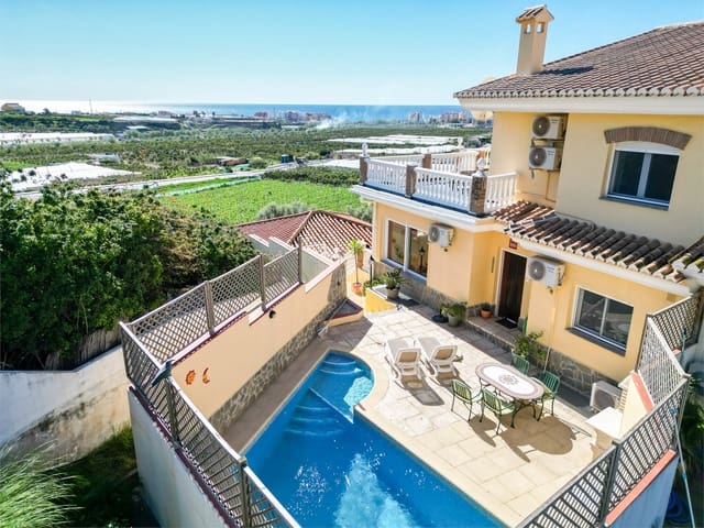 3 soverom Hus til salgs i Torrox med svømmebasseng garasje - € 469 000 (Ref: 9976376)