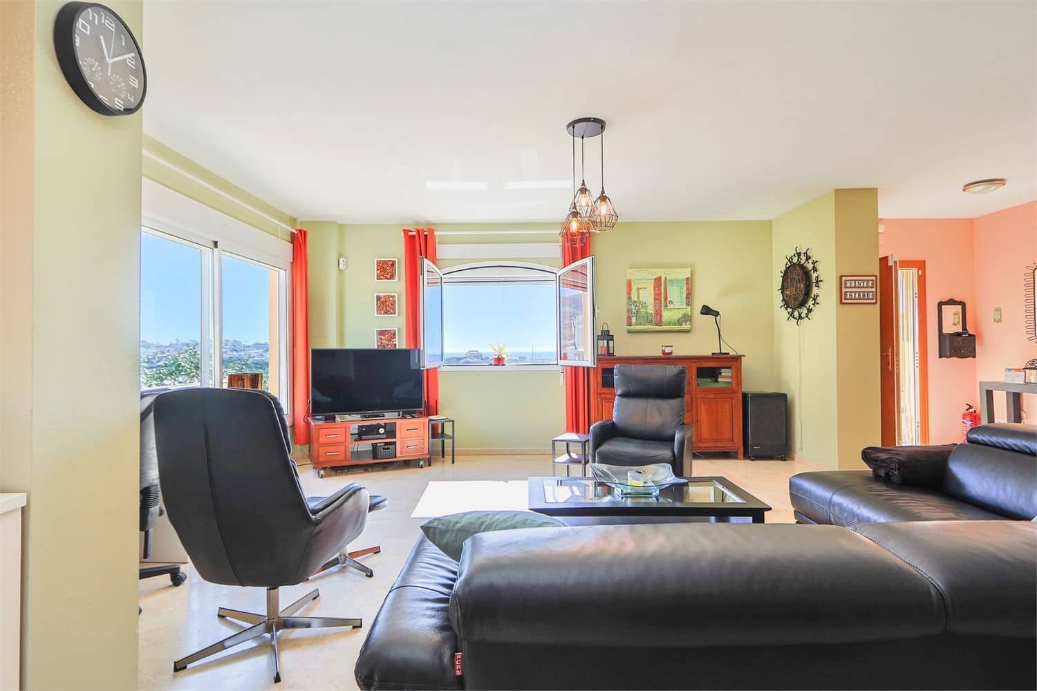 Villa for sale in Torrox-Costa - € 469,000 (Ref: 9976376)