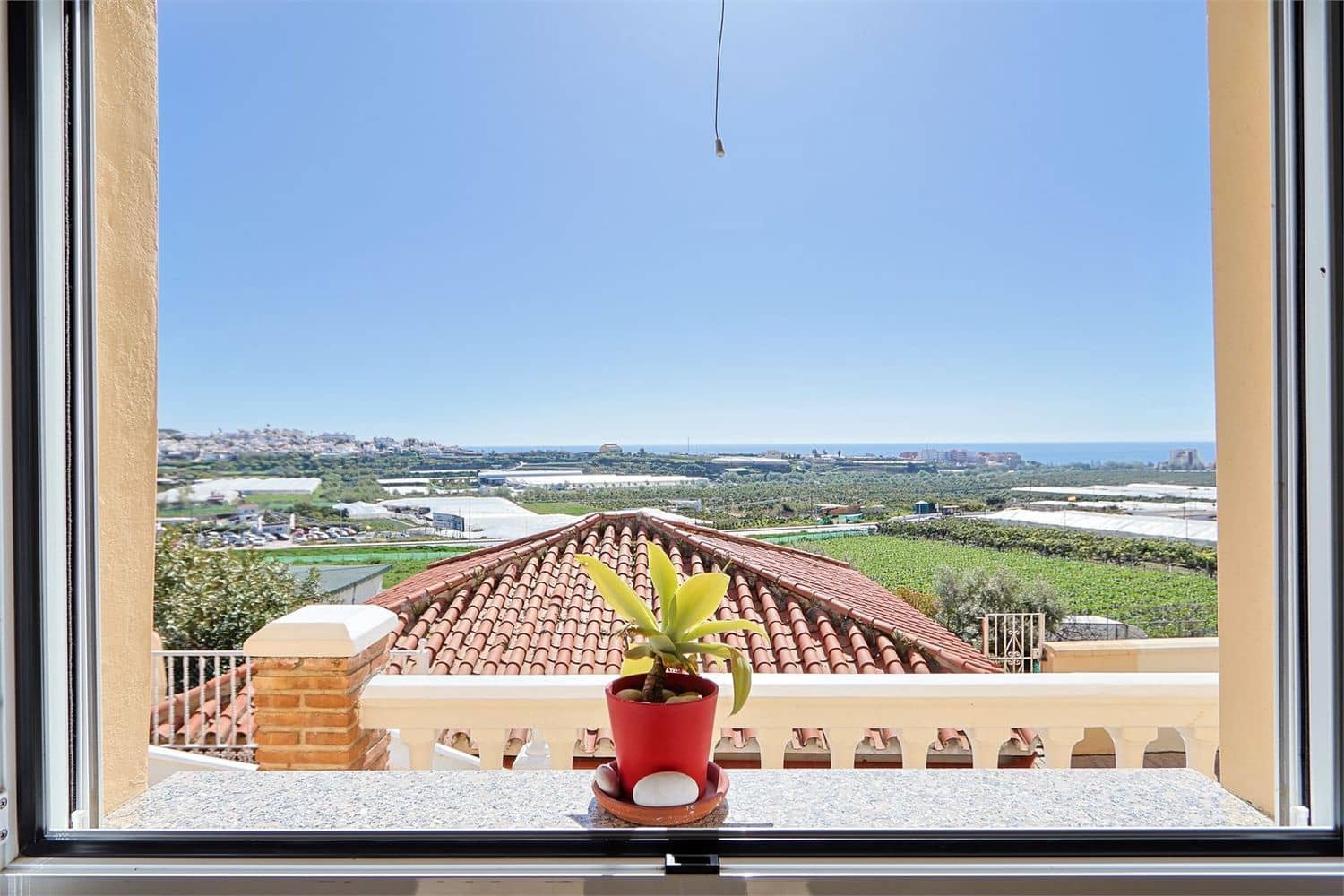 Villa for sale in Torrox-Costa - € 469,000 (Ref: 9976376)