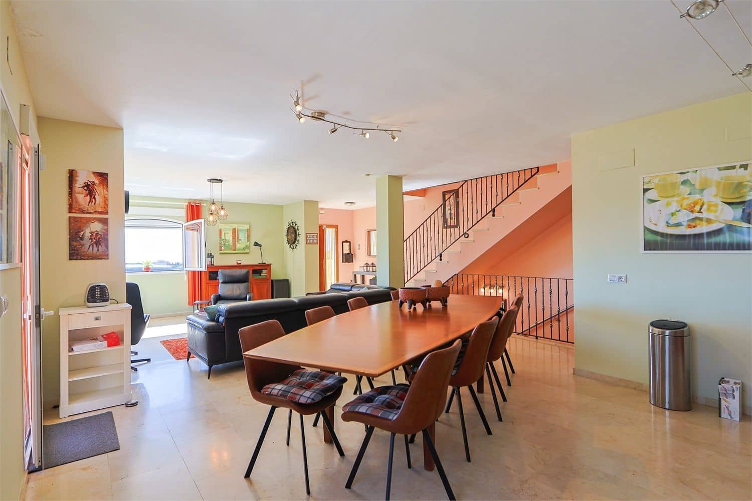 Villa for sale in Torrox-Costa - € 469,000 (Ref: 9976376)