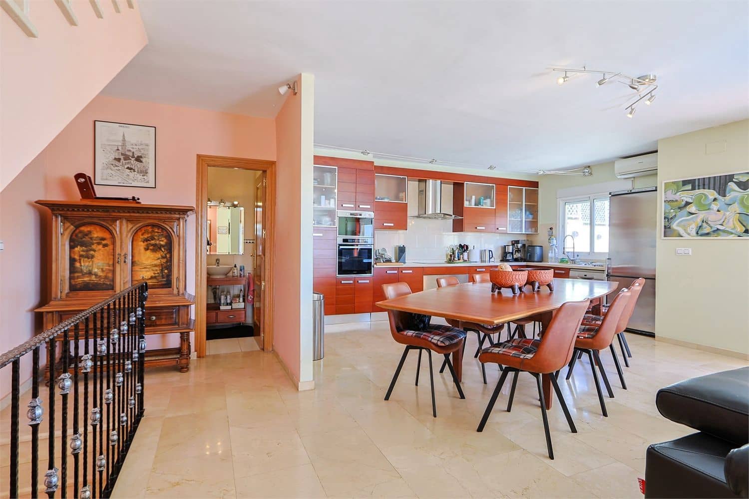Villa for sale in Torrox-Costa - € 469,000 (Ref: 9976376)