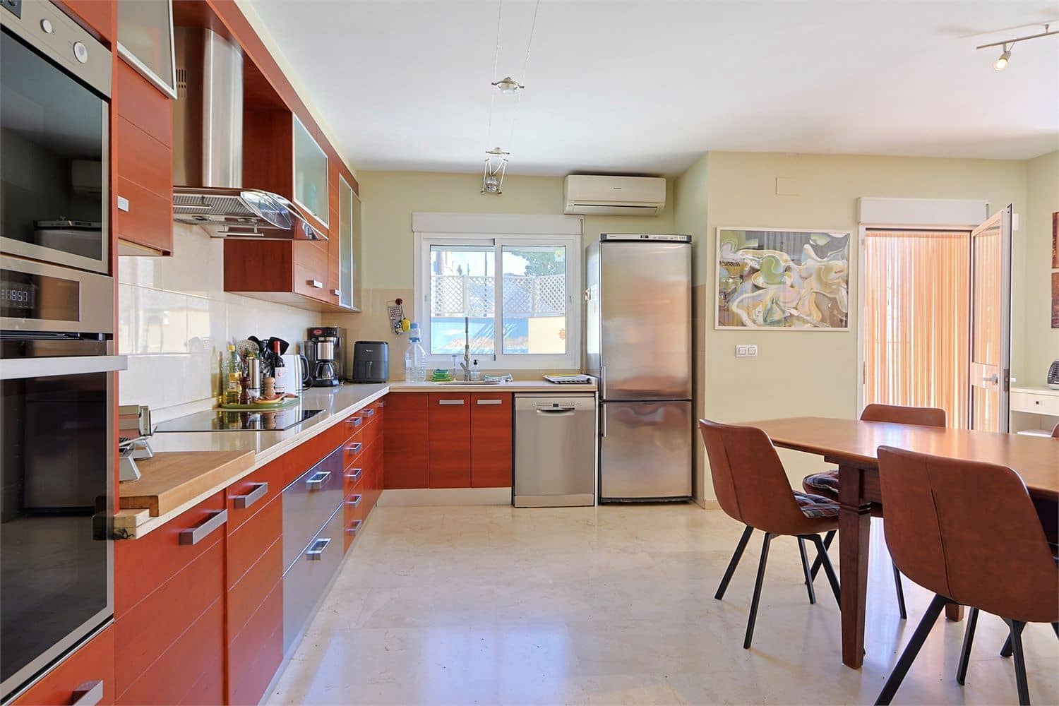 Villa for sale in Torrox-Costa - € 469,000 (Ref: 9976376)