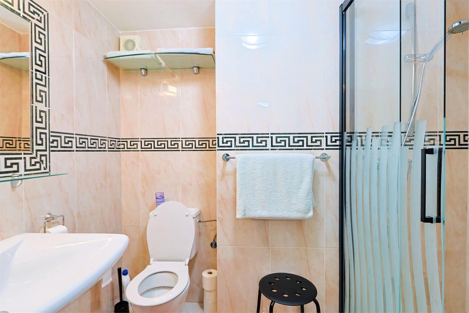Villa for sale in Torrox-Costa - € 469,000 (Ref: 9976376)