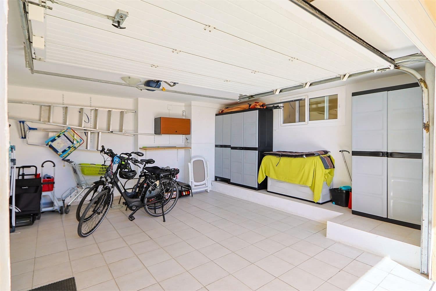 Villa for sale in Torrox-Costa - € 469,000 (Ref: 9976376)